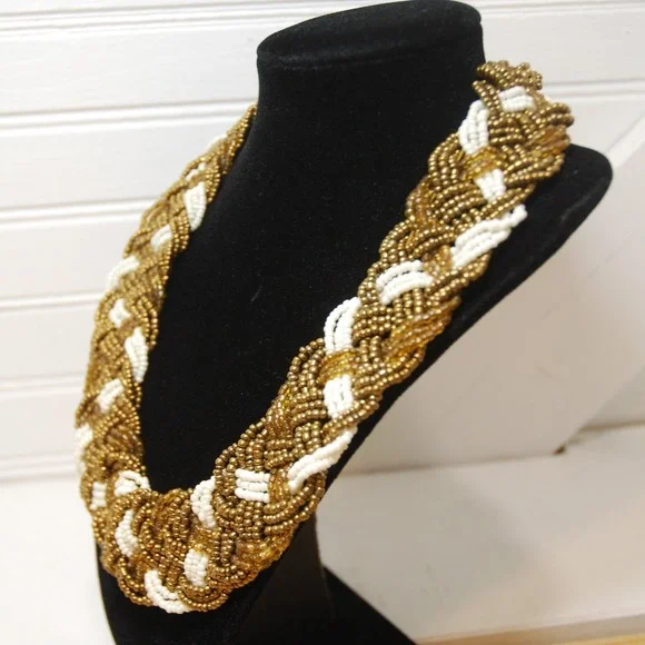 Vintage Y2K Chunky necklace choker beaded gold and white braided design - Picture 4 of 7